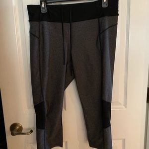 Version Calf Length Grey/Black Yoga Pants - EUC